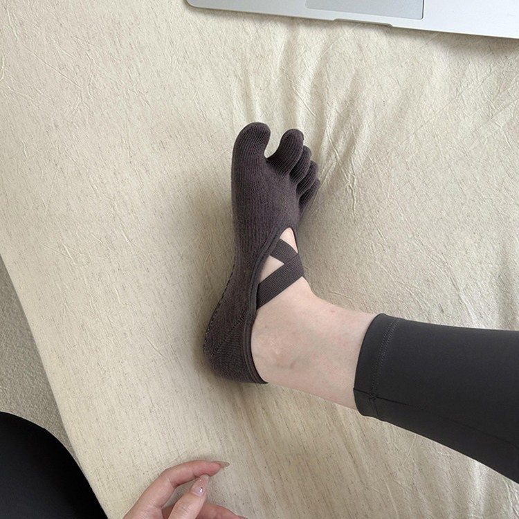 ถุงเท้าโยคะแบบไขว้สำหรับผู้หญิ - Pilates Yoga Studio บทวิจารณ์และราคา